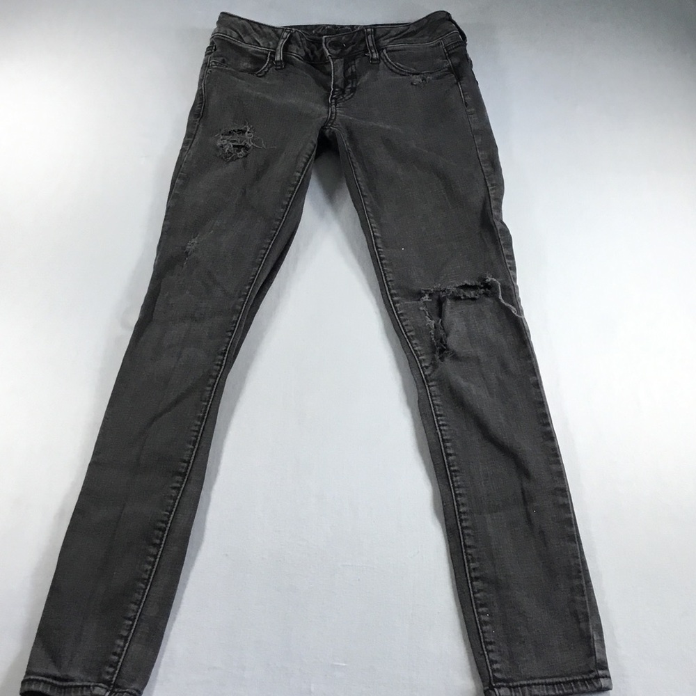 American Eagle Size 4 Gray Distressed Super Stretch Jeggings Low Rise Goth